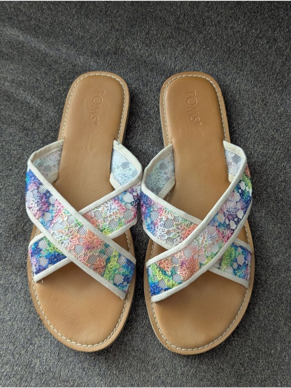 Toms Womens W10 Colorful Floral Embroidered Slide Sandals With Tan Soles